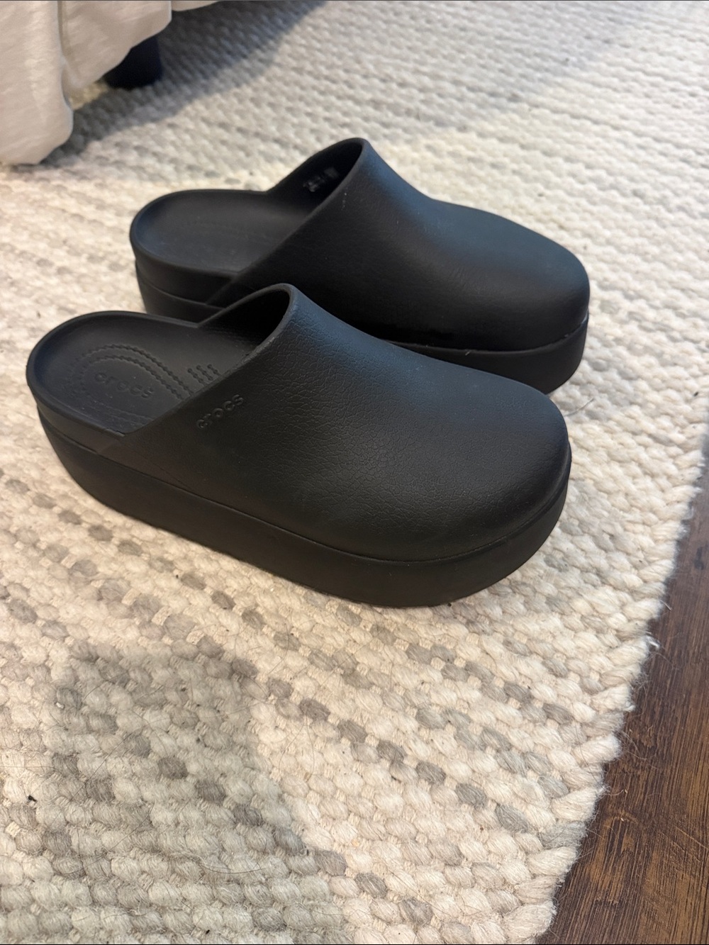 CROCS Dylan platform Clogs - Black